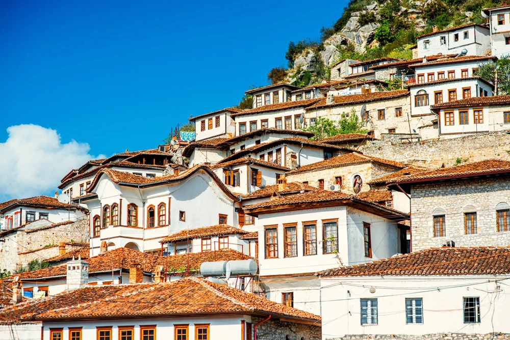Albanija