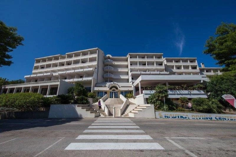 Hotel Issa
